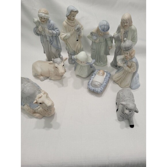 Vintage R O C Nativity Set 10 Blue Cream Jesus Mary Joseph Porcelain - Picture 2 of 15